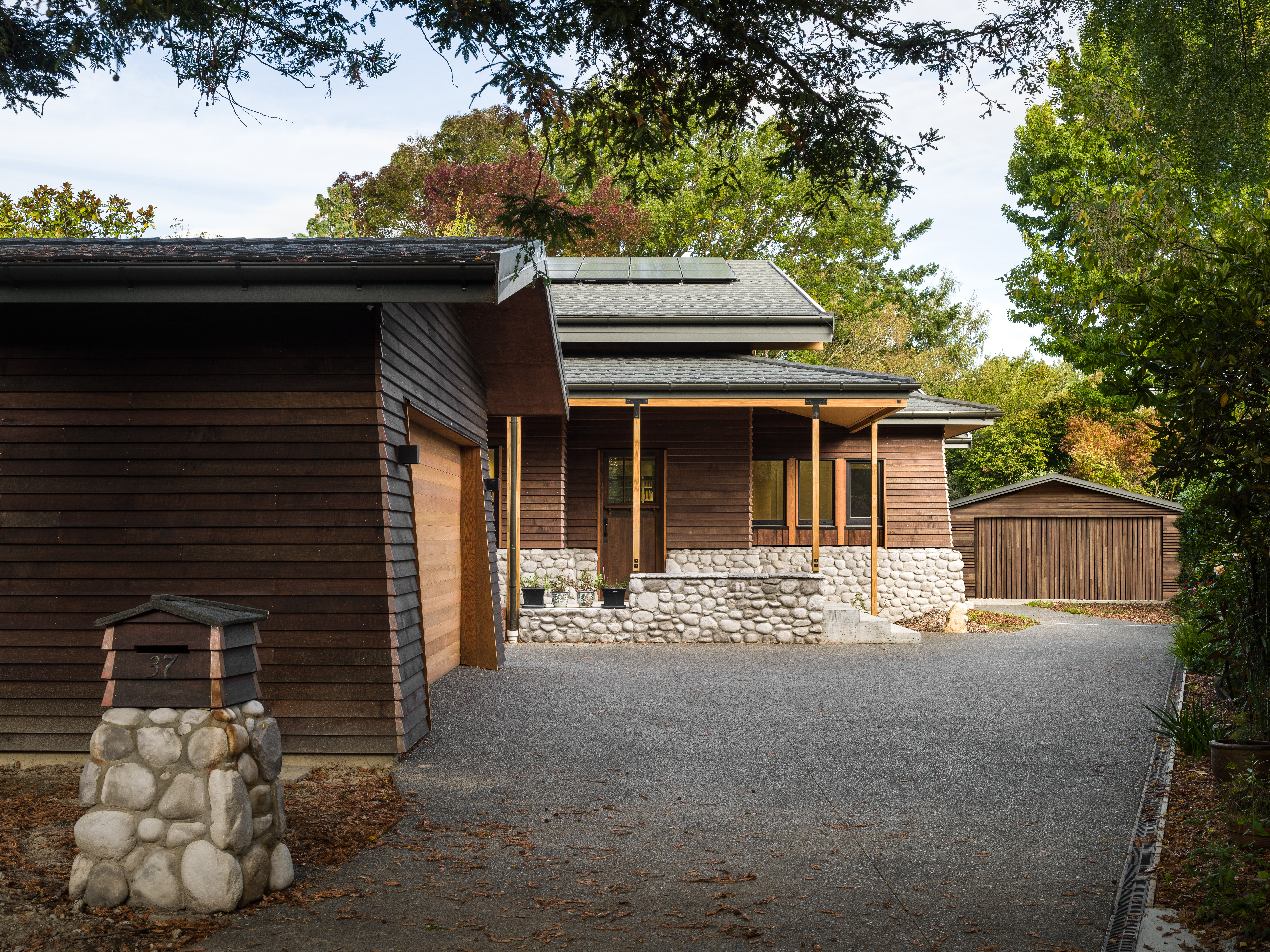 Gerard Senator in Ravine colour designed by Bob Burnett Architecture