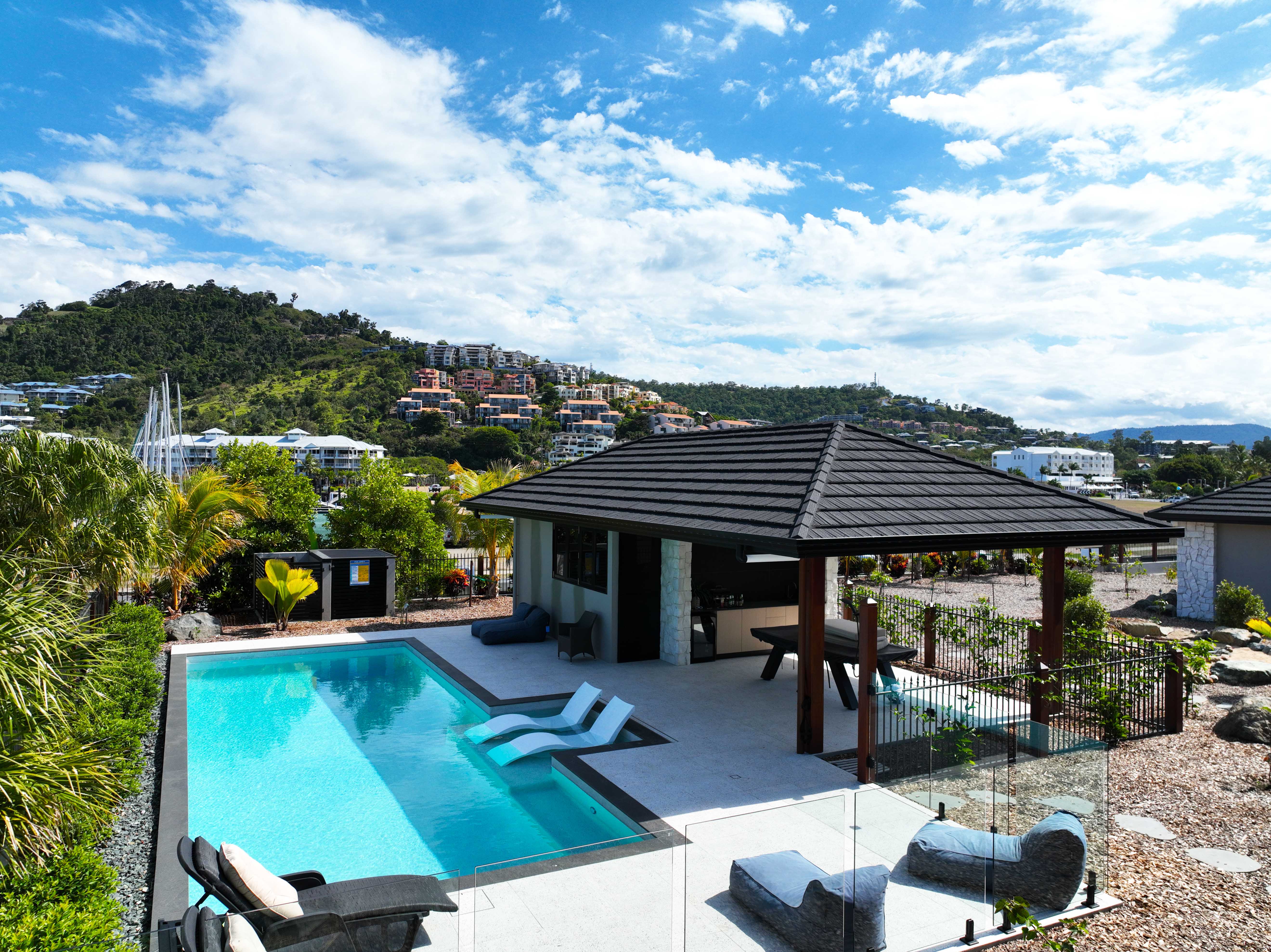 Gerard Stratos steel panel roof in charcoal colour at Airlie Beach.